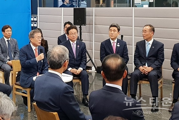 문재인 대통령  혁신을 위한 구미시의 노력에 화답