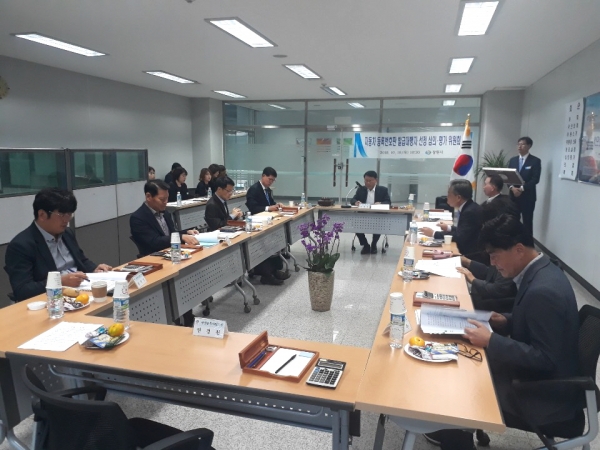 창원시 등록 자동차 번호판 발급업체 4곳이 새로 지정되고 내년 4월부터 차량 등록 수수료가 인하된다