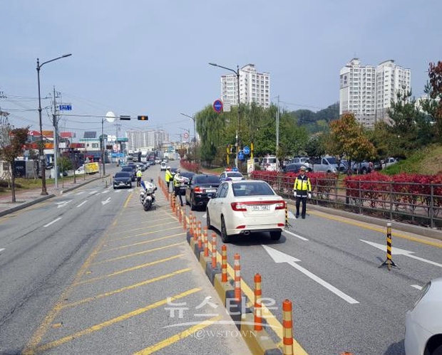 충남지방경찰청이 2019년 1월 말까지 주·야간뿐만 아니라 새벽시간에도 음주단속을 이어갈 예정이며, 고속도로 진입 전․후에서도 단속을 병행한다.