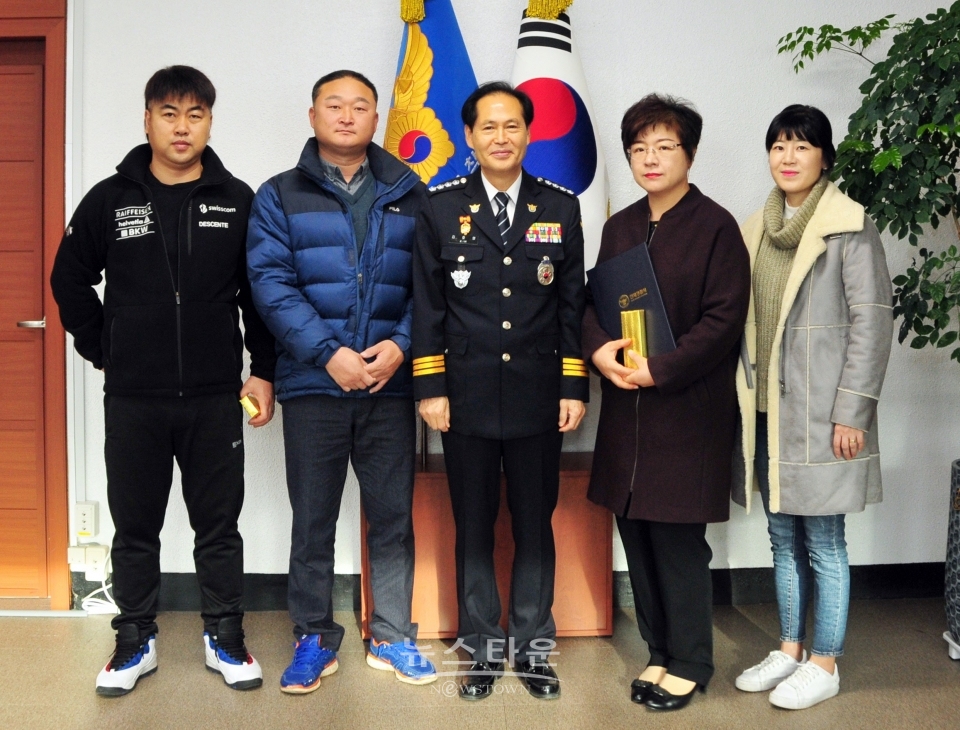 인제경찰서, 협력방범 활성화 유공자대상 감사장 수여