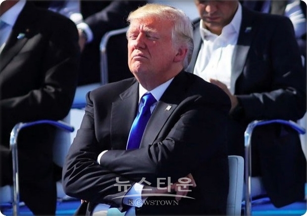 트럼프 대통령은 정상회담 장소로는 현재 3곳이 검토되고 있다면서도 그곳이 어디인지에 대해서는 밝히지 않았다. 그러면서 트럼프 대통령은 “일정 시점에 북한 김정은 위원장을 미국에 초청을 할 것”이라고 덧붙였다.