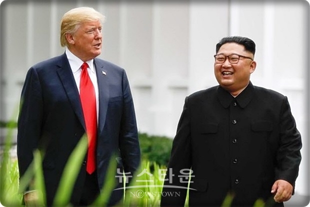 조선중앙통신 논평은 “싱가포르 공동성명(6월12일)에서 언급한 ‘한반도 비핵화’의 정의를 미국이 ‘북한 비핵화’로만 받아들이는 것은 ‘그릇된 인식’이라고 지적하고 ‘우리의 핵 억제력을 없애는 것이기 전에 ’한반도에 대한 미국의 핵 위협을 완전히 제거하는 것이 제대로 된 정의”라고 주장했다.