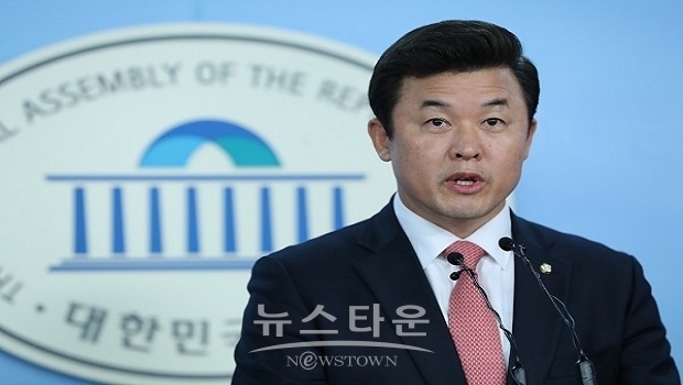 자유한국당 윤영석 수석대변인