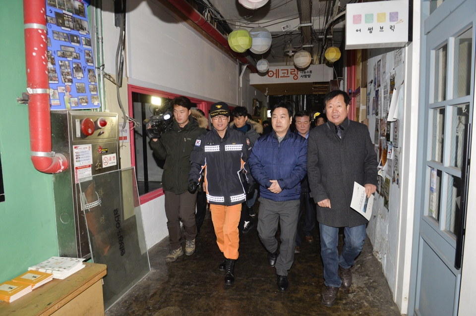 원주 중앙시장 화재현장 홍종학장관 방문