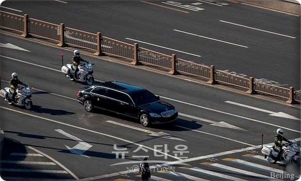 김정은 위원장은 지난해 6월 6.12. 싱가포르 북-미 첫 정상회담을 마치고 세 번째 중국 베이징을 방문했을 때는 베이징 시내의 ‘중국농업과학원’과 ‘베이징시 궤도교통지휘센터’를 둘러보았다.