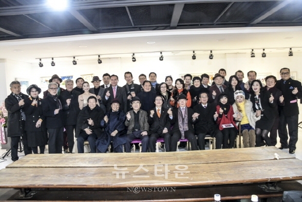 프랑스 쥘레 게시 “남프랑스의 꽃향기”전(김한정 기자)