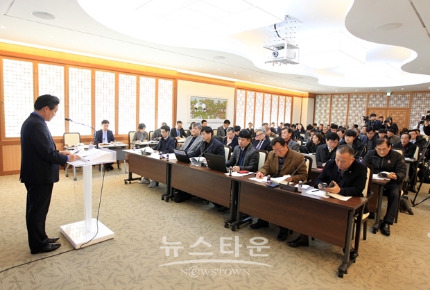 김홍장 시장은 찾아가는 시정설명회 등 다양한 소통창구를 마련해 시민과의 소통행정을 추진하겠다고 밝혔다.
