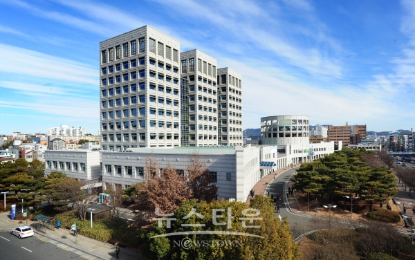 진주시청 전경