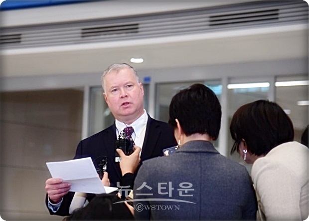 베트남에서 열리기로 한 2차 정상회담에서는 미국이나 북한 측 모두에게 실질적인 진전이 도출되어야 한다는 절박감이 있는 상황으로 인식되고 있다. 트럼프 대통령의 국내 정치 문제가, 북한 김정은에게는 매우 절실한 경제부흥 문제가 콧등 앞에 놓여 있다. 따라서 이번 비건 대표의 평양 담판이 어떤 식으로 조율 및 합의되었는지가 대단히 중요하다.