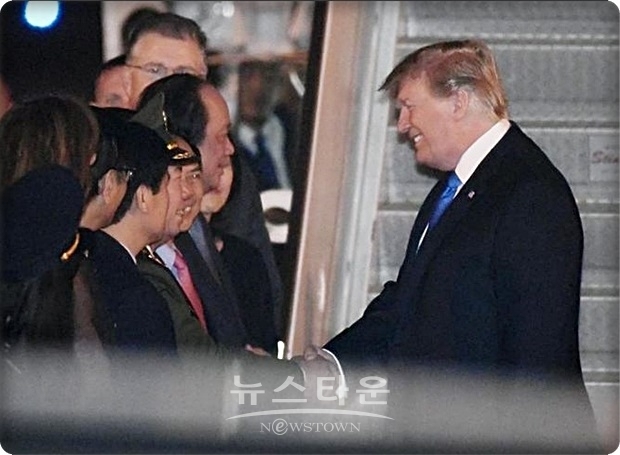 매튜 콘티네티(Matthew Continetti) 워싱턴 프리 비컨(Washington Free Beacon)편집장은 “김정은이 누구인지, 북한 정권이 어떤 존재인지, 그리고 그들은 세계에서 가장 고질적이고 끔찍한 인권 유린자임을 명심해야 한다”고 강조했다.