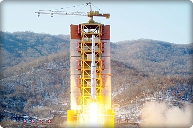 CSIS가 3월 2일과 6일 촬영한 화상을 비교, 로켓을 이동시키는 레일식 구조물과 수직식 엔진연소 시험대의 복구가 끝난 것으로 판명했다. 시험대 부근에는 대피시설이 새로 들어서 있어, 조만간 엔진 연소시험을 준비할 가능성도 있어 보인다고 지적했다.