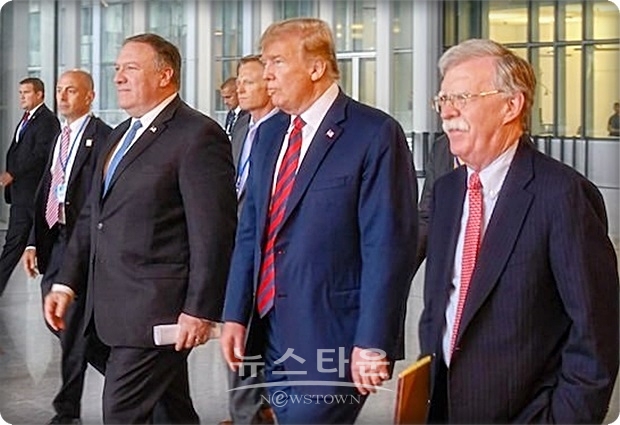 문재인 대통령의 중재역할이 더욱 중요해지고 있다. 하지만 미국의 블룸버그 통신이 기사에서 말한 ‘문 대통령이 김정은의 수석 대변인(Top Spokesman)이라는 비아냥’에서 벗어나 ‘트럼프의 수석대변인’ 역할도 동시에 할 때, 진정한 중재자로서의 역할이 그 의미를 갖게 될 것이다.