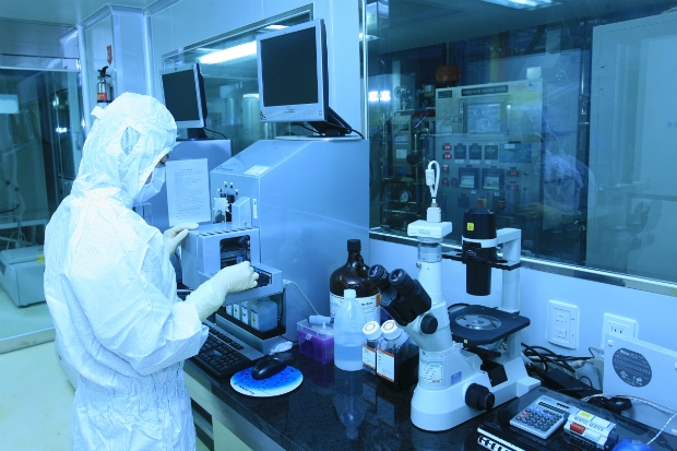 메디포스트  줄기세포 연구 장면
