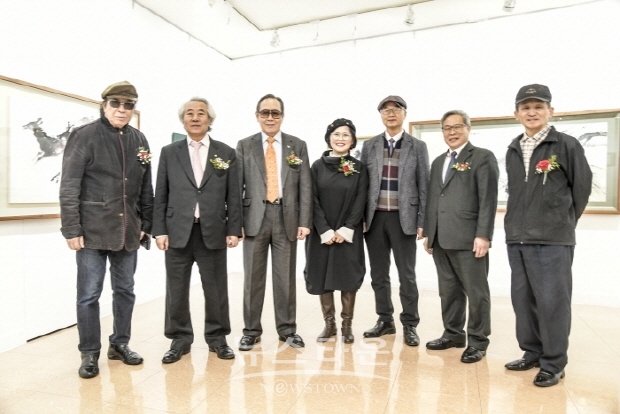 Academy 대상작가 梅園 金喜子 초대전(김한정 기자)