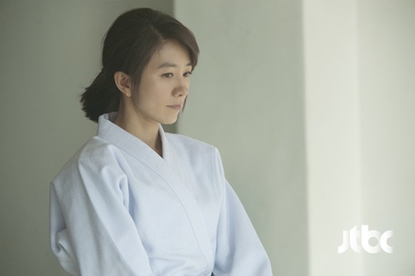 아내의 자격 김희애 (사진 : JTBC '아내의 자격' 홈페이지)
