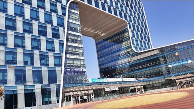 위용을 자랑하는 대전 동구청사 전경