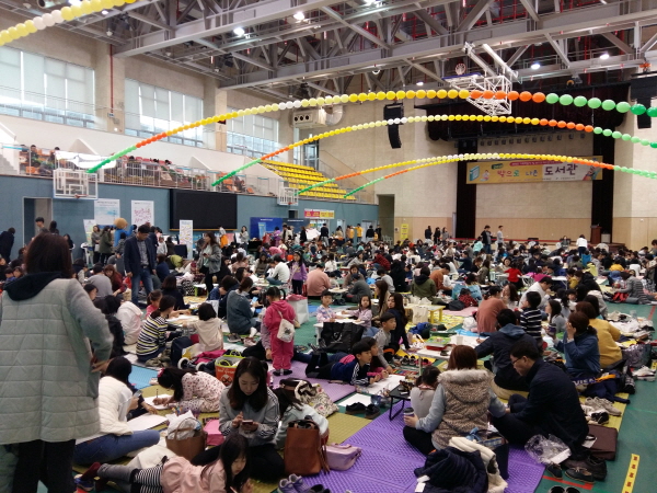 밖으로 나온 도서관 행사