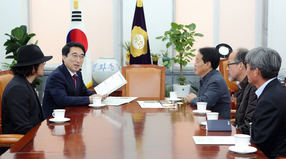 작년 10월 30일 국회방문 활동