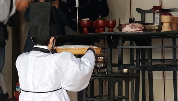 박정현 대덕구청장이 초헌관으로 봉헌했다.