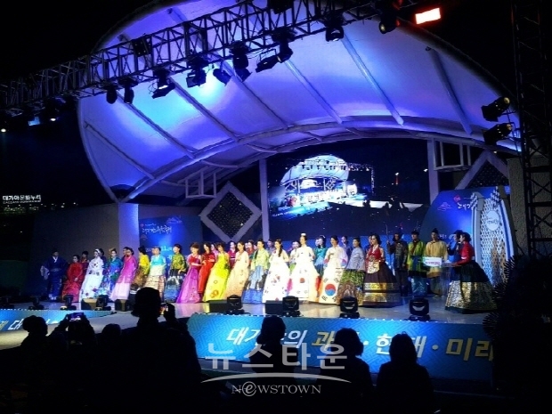관광객 35만 명, 장신애아나운서 ‘대가야축제 패션쇼’ MC와 연출 맡아(김한정 기자)
