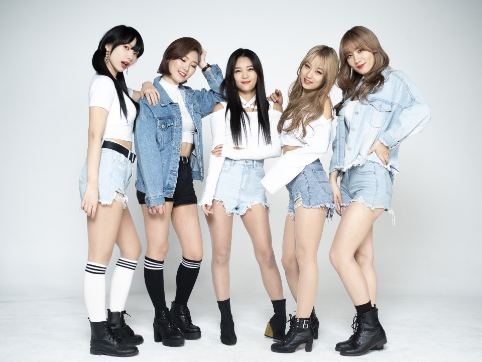 5인조 걸그룹 '아이 러브 (ILUV)'