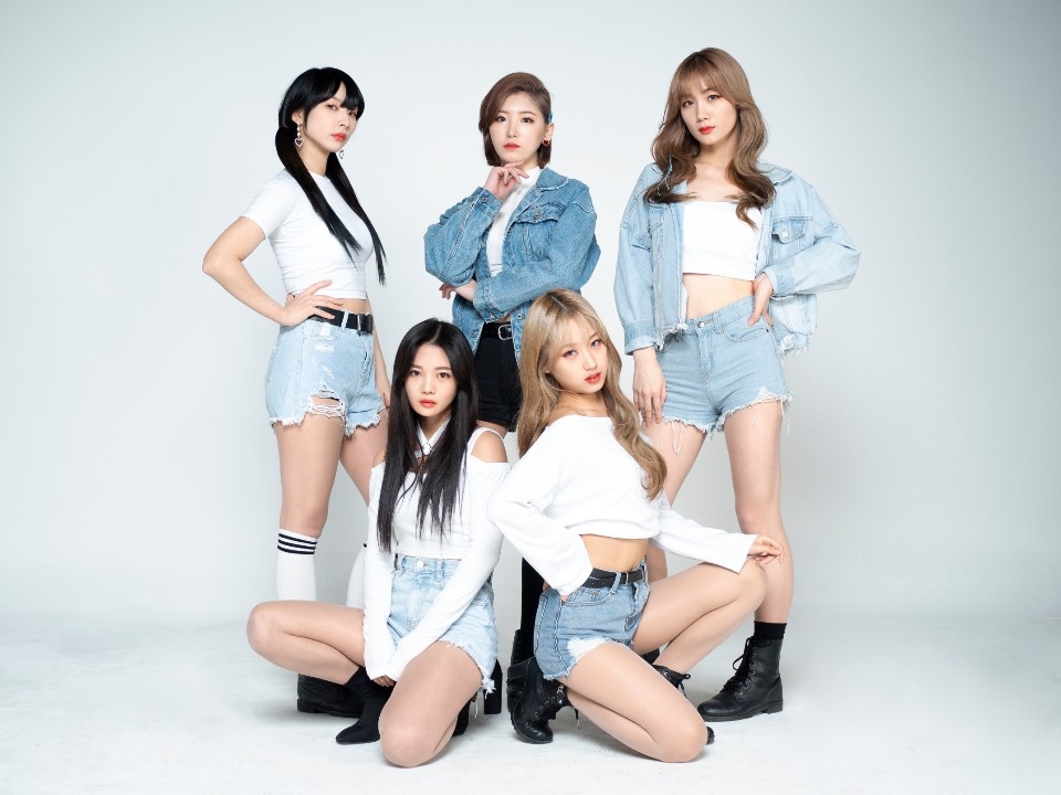 5인조 걸그룹 '아이 러브 (ILUV)'