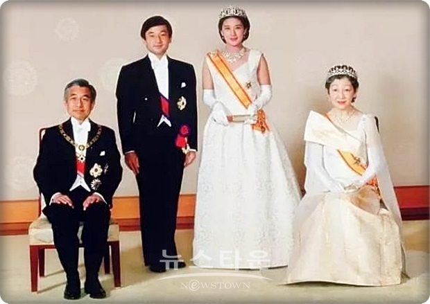 중세 유럽의 수상 교통을 연구한 새 일왕 나루히토는 물 문제와 환경보호에 깊은 관심을 가지고 있으며, 기후변화에도 나설 뜻을 밝혔다. 따라서 일부 전문가들은 나루히토 새 일왕이 “일본에 있어서도, 국제적으로도 중요한 과제인 환경 문제 등 이러한 문제들에 대처할 수 있는 활동이 가능할 것”이라는 전망도 나온다. 그러나...