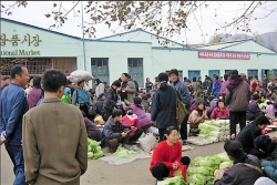 북한 장마당.