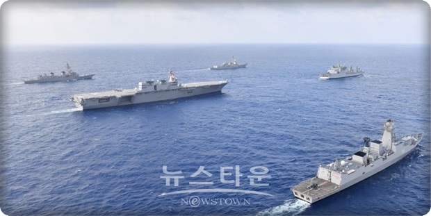 이번 4개국 훈련은 사실상의 항공모함으로 개조가 결정된 해상자위대의 호위함 “이즈모”와 호위함 “무라사메”가 참가했다. 함선 간 선원 이송도 이뤄졌고, 이즈모 함상에서는 각 함의 함장들이 모여 교환회도 열린 것으로 알려졌다.