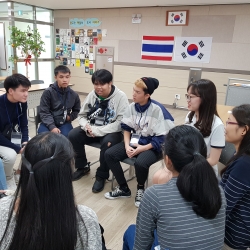 마하사라캄부속고 학생들， 파주 한빛고등학교 방문.