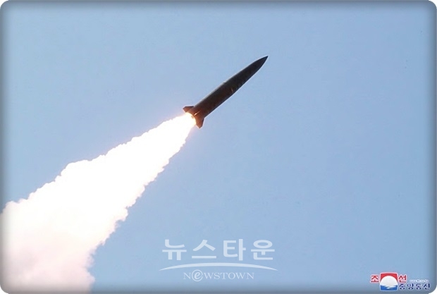트럼프 미국 대통령은 지난 19일(현지시각) 현지 매체와의 인터뷰에서 하노이 북미정상회담 관련 “베트남을 떠날 때, 나는 김정은 위원장에게 ‘당신은 합의할 준비가 되지 않았다’고 말했다”면서 “김 위원장은 핵시설 1~2곳을 없애길 원했지만, 그는 5곳을 갖고 있었다”고 말했다. 김정은의 기만전술에 분명한 선을 그은 셈이다.