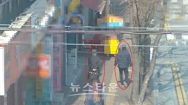 피의자와 어촌계 간부가 만나는 장면