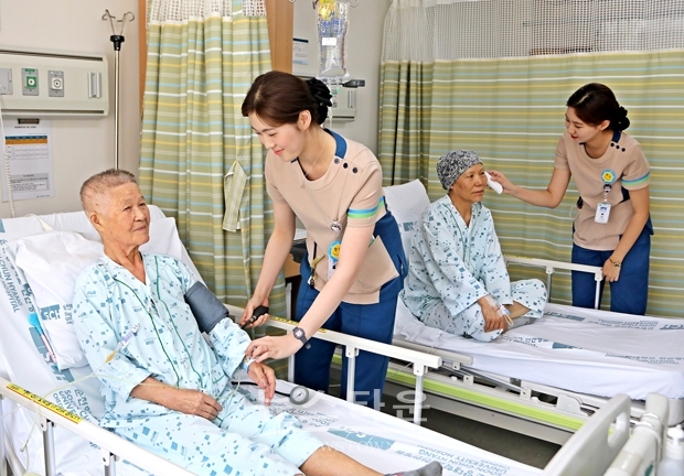 순천향대천안병원이 네 번째 간호간병통합서비스병동 조성공사를 마치고 6월 3일부로 서비스를 시작했다.