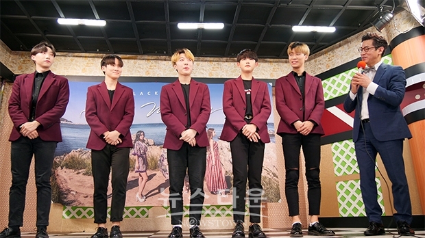블랙바니 쇼케이스 축하무대에 오른 5인조 보이그룹 엘리트(ELITE)