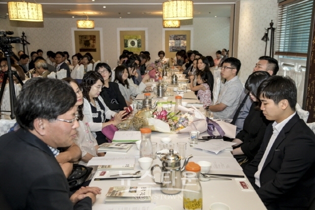 제1회 문학고을 시, 동시, 수필부문 작가상 시상식(김한정 기자)