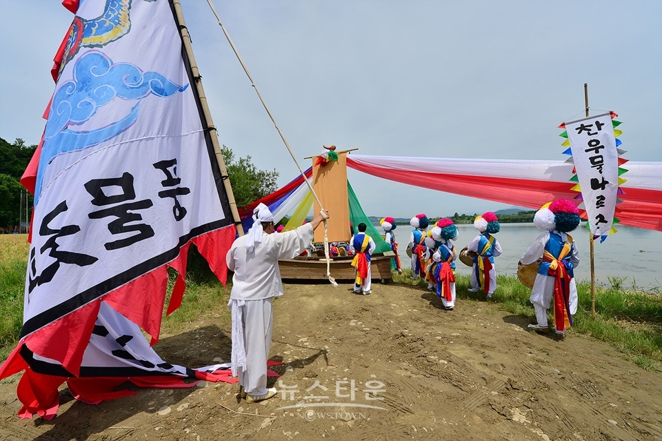 여주시 흥천면 상백리 남한강 정겨운 보리축제
