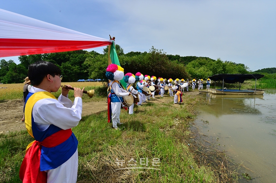 여주시 흥천면 상백리 남한강 정겨운 보리축제