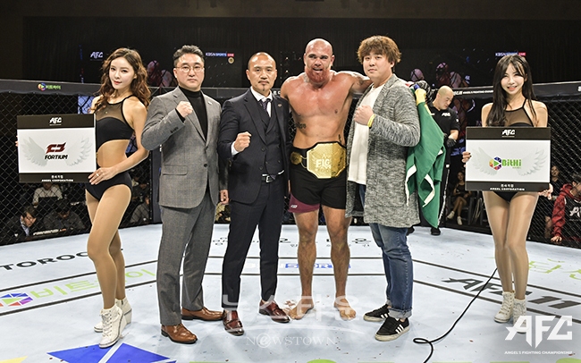 AFC11_4경기 비트하이 이동언 대표, 박호준 AFC대표, 쟈코모 레모스, 포티움 정해근 대표