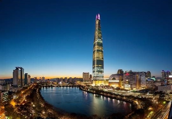 롯데타워에 폭발물 설치했다 (사진: 롯데타워)