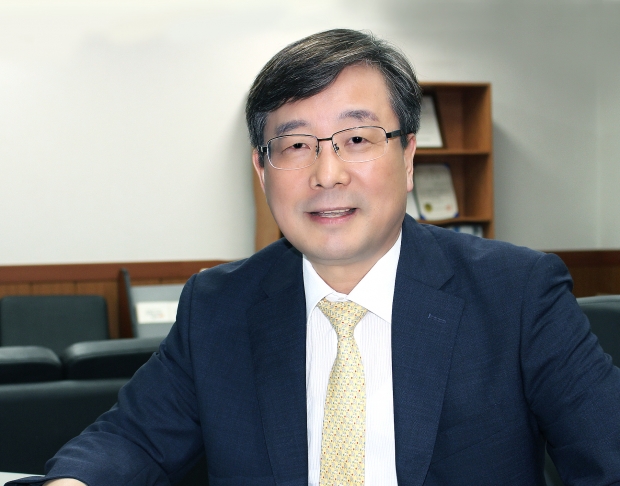 재단법인 진주바이오산업진흥원 정영철(58) 원장