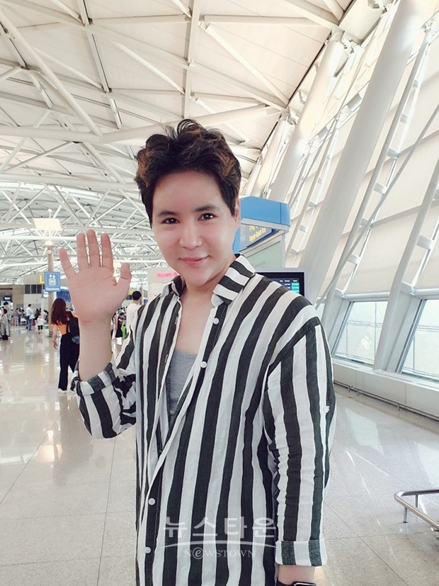 가수 '신성훈' 공항 패션