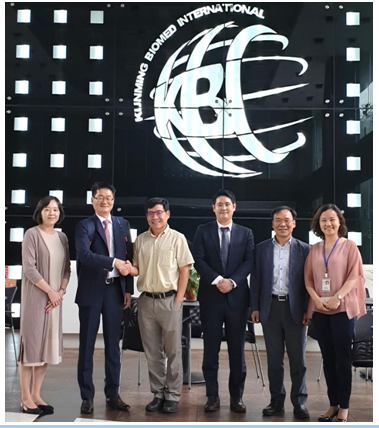 최종평가회의 참석자 (일부): 왼쪽부터 최영실 박사 (연구소장), 조대웅 박사 (CEO), Dr. Bob Zang (KBI CEO, MD), 정민용 팀장 (사업개발팀), 김동환 교수, Dr. P. de Villa (KBI VP, MD)