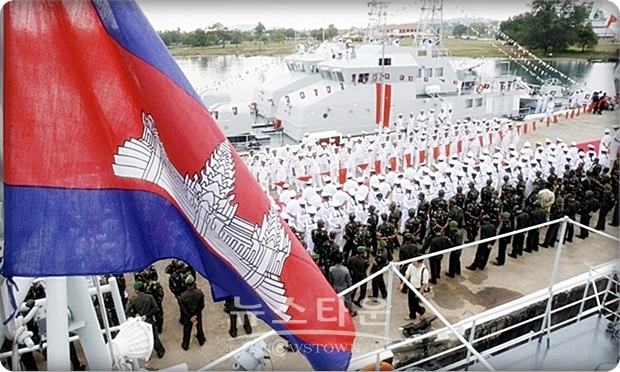 WSJ는 중국과 캄보디아가 지난 봄 중국인민해방군(PLA)이 프레아 시아누크 지역(Preah Sihanouk province)의 타이만(Gulf of Thailand)에 접해 있는 캄보디아 레암(Ream)해군기지를 이용할 수 있도록 하는 비밀 합의에 서명했다고 전했다. /캄보디아 레암 해군기지