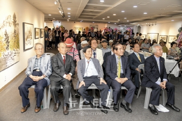 임농 하철경 화백 62회 초대 개인전(김한정 기자)