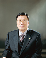 조금세 학교바로세우기 전국연합회장전. 부산교총회장﻿