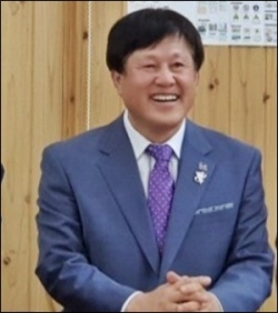 한국 측 단장인 오노균 박사