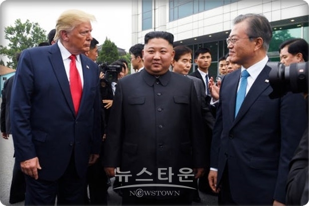 한국의 문재인 정부는 북한의 인권상황에 대해 명확한 정책을 밝히지 않고 있다. 2016년 9월에 발효된 북한인권법은 한국 정부가 유엔인권조사위원회 보고서의 권고사항을 이행하고, 탈북민과 북한에 억류된 남한인들을 지원하고, 북한의 인권 현황을 조사하여 보고서를 발간할 것을 요구하고 있다. 이 법률은 또 인권 침해 조사와 관련 조치에 재원을 조달하도록 북한인권재단의 설립을 명시하고 있으나 아직까지 한국 정부는 이 조항을 이행하지 않고 있다.