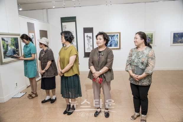 아카데미미술협회 제3회 여성작가회원전