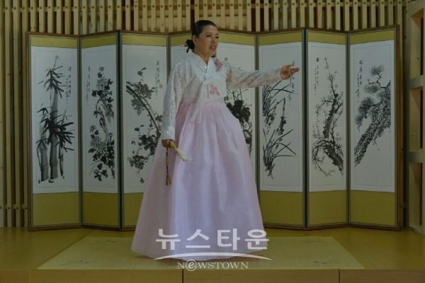 정옥향 관장