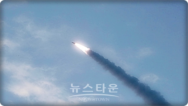 방송은 미국 23일(현지시간) 2 명의 미 당국자가 언급한 평가를 인용, 2발의 시험발사가 15분 간격으로 이뤄졌다고 설명했다.